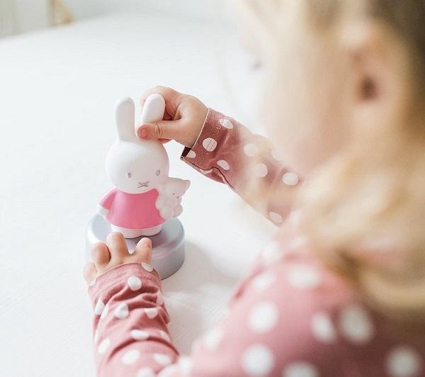 nachtlampje-led-nijntje--zilver-roze